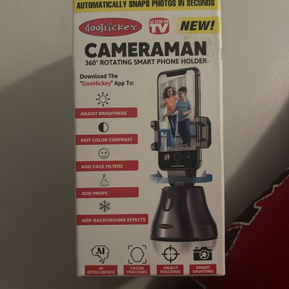 This is a 360 smart phone cameraman it’s rotates by movement